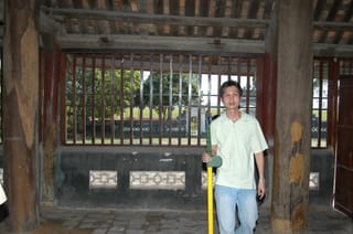 Nghệ thuật nạm khảm xà cừ trên Hoành phi, Câu đối: Gốc nhìn phục chế